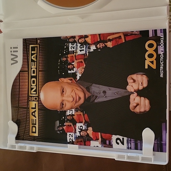 Deal or No Deal - Wii Game No Visable Stratches Original Case & Paper Inserts - Picture 3 of 5